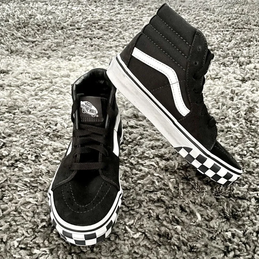 NWT VANS Kids SK8 Hi Zip Sneakers